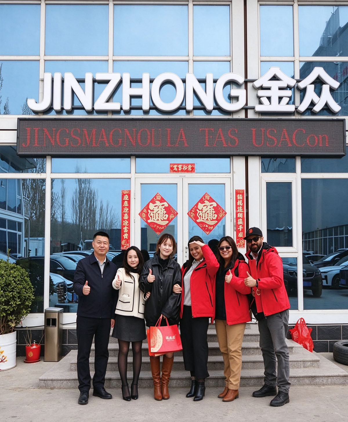 Colombian clients visited Jinzhong factory for inspection! They toured multiple sample buildings of modular container houses on site.